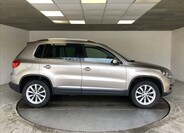 Volkswagen Tiguan 8