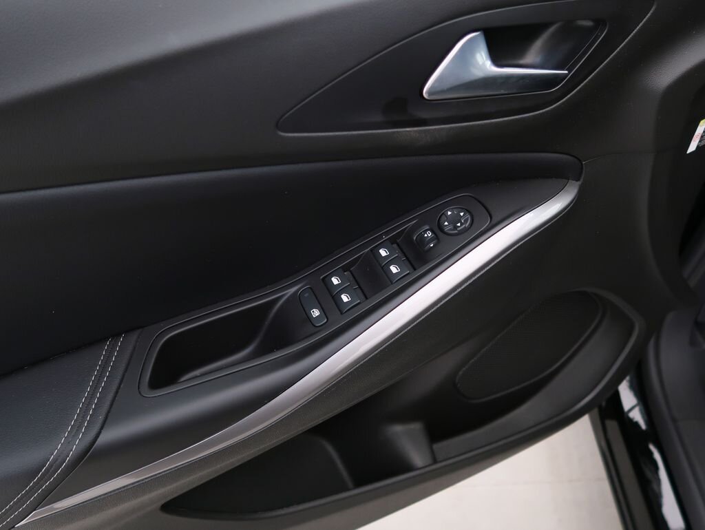 Opel Grandland SUV 1,2 l 96 kw