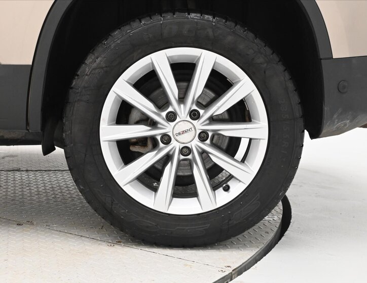 Volkswagen Tiguan SUV 2,0 l 81 kw