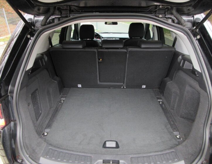 Land Rover Discovery Sport SUV 2,0 l 132 kw