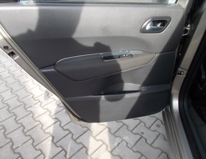 Peugeot 5008 MPV 1,6 l 80 kw