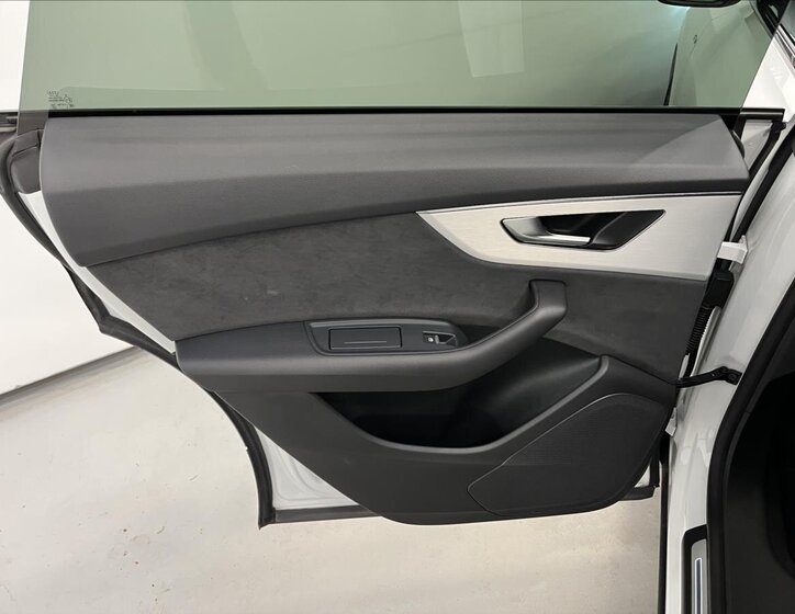 Audi Q8 SUV / Terénní 3,0 l 210 kw