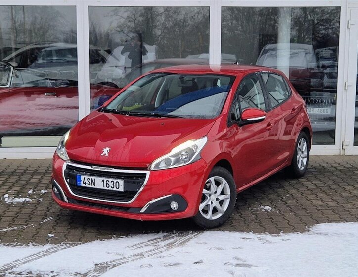Peugeot 208 Hatchback 1,2 l 61 kw