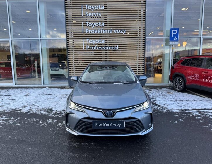 Toyota Corolla Sedan / Limuzína 1,8 l 72 kw