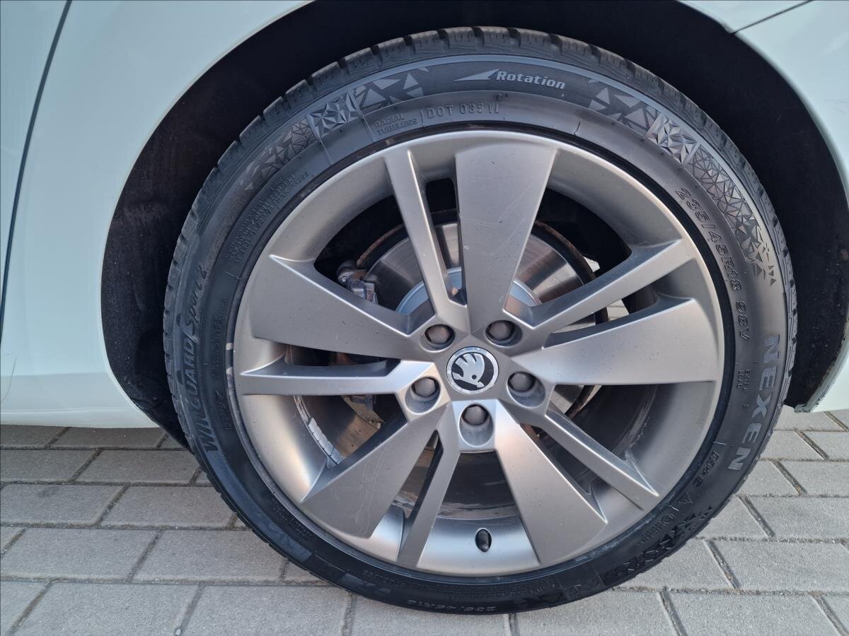 Škoda Superb Kombi 2,0 l 140 kw