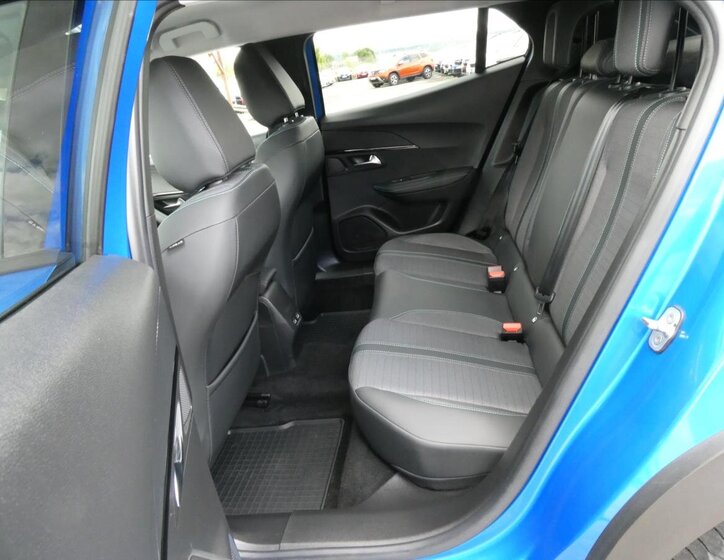 Peugeot 2008 SUV 1,2 l 96 kw