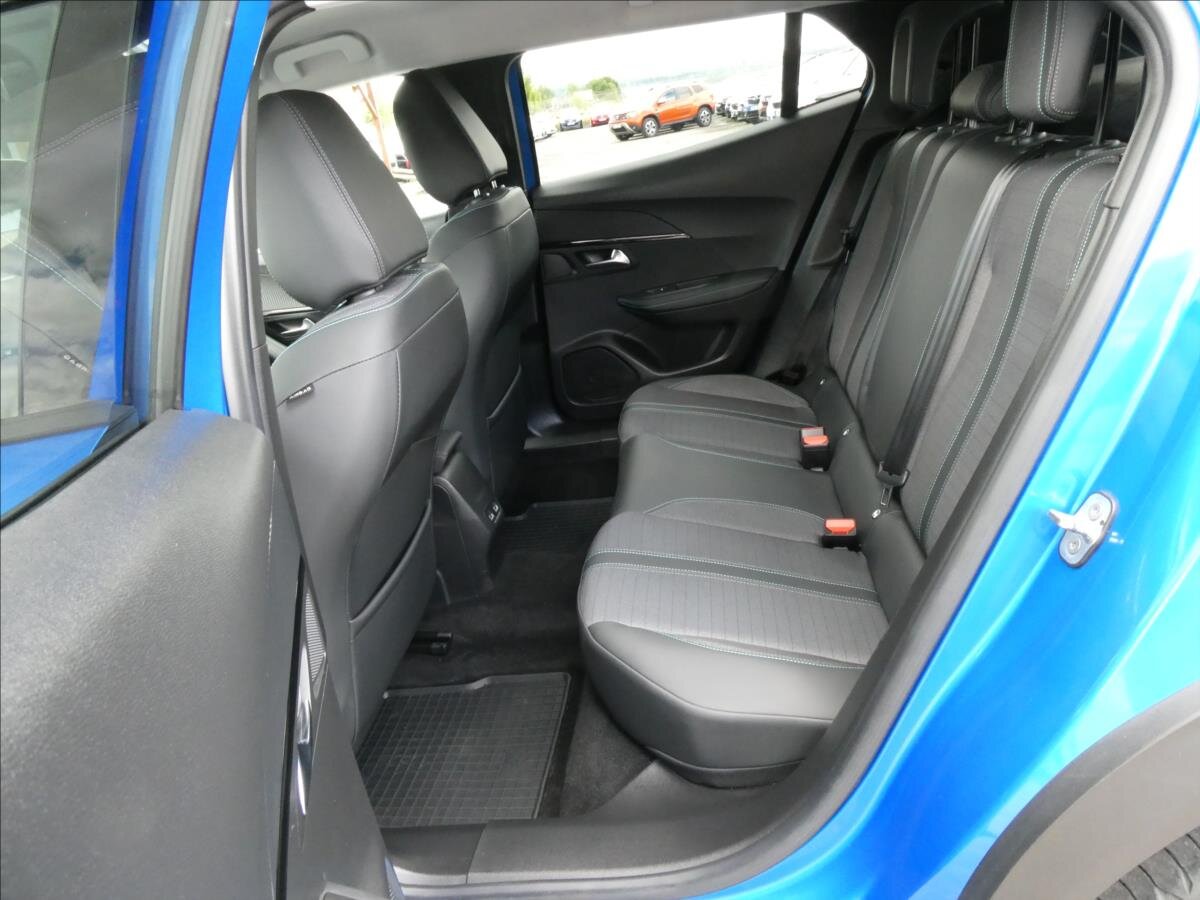 Peugeot 2008 SUV 1,2 l 96 kw