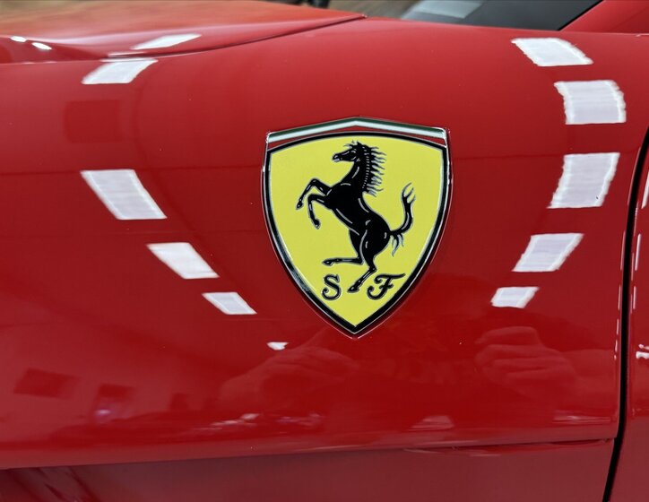 Ferrari F12 Berlinetta Kupé 6,3 l 541 kw