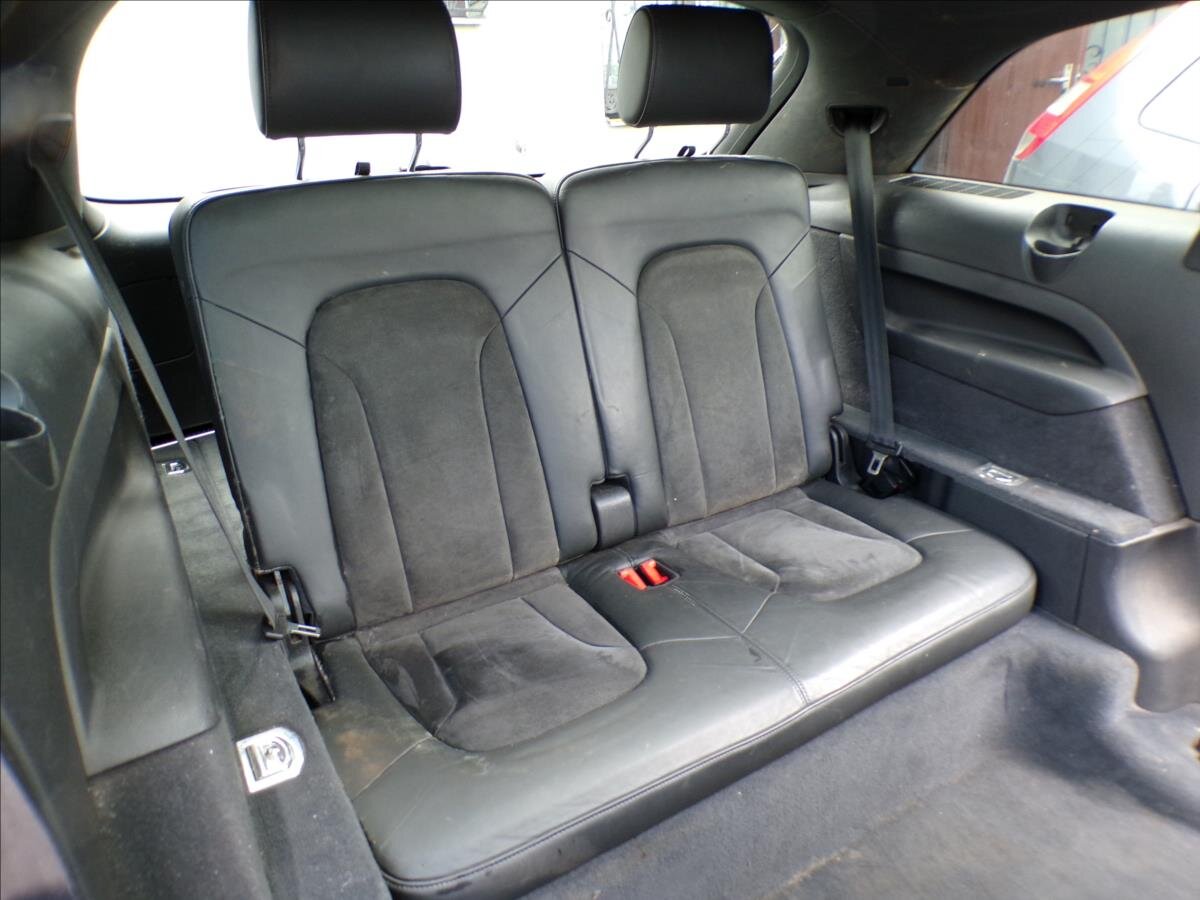 Audi Q7 Kombi 3,0 l 176 kw