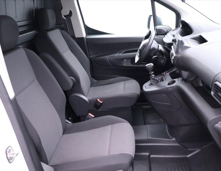 Peugeot Partner Ostatní 1,2 l 81 kw