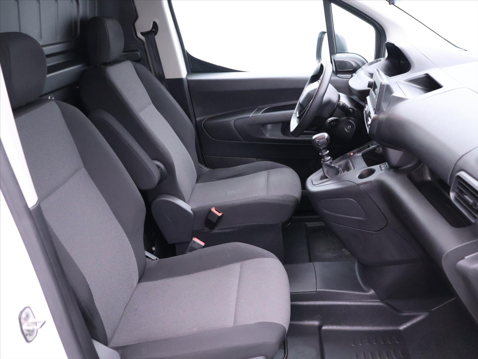 Peugeot Partner Ostatní 1,2 l 81 kw