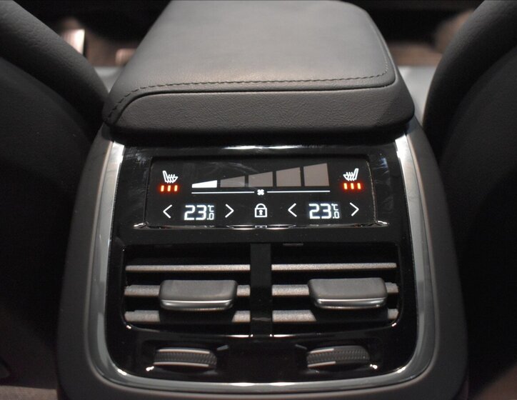 Volvo XC60 SUV / Terénní 2,0 l 184 kw