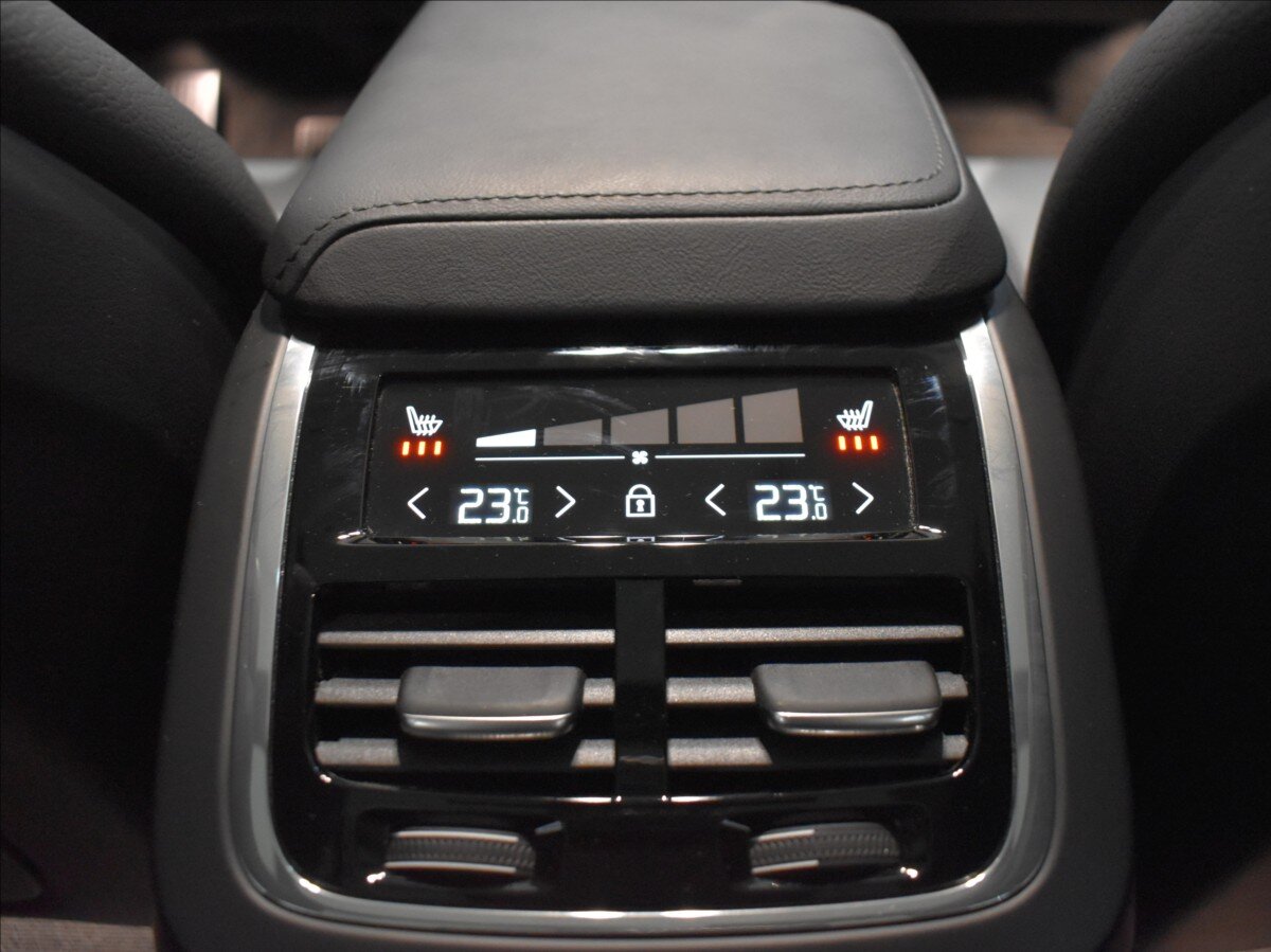 Volvo XC60 SUV / Terénní 2,0 l 184 kw