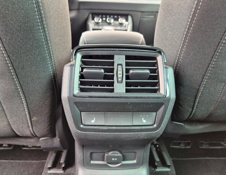 Škoda Karoq SUV / Terénní 1,5 l 110 kw