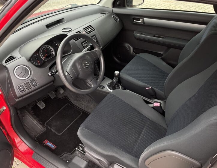 Suzuki Swift Hatchback 1,3 l 67 kw