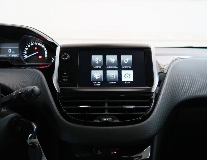 Peugeot 208 Hatchback 1,2 l 81 kw