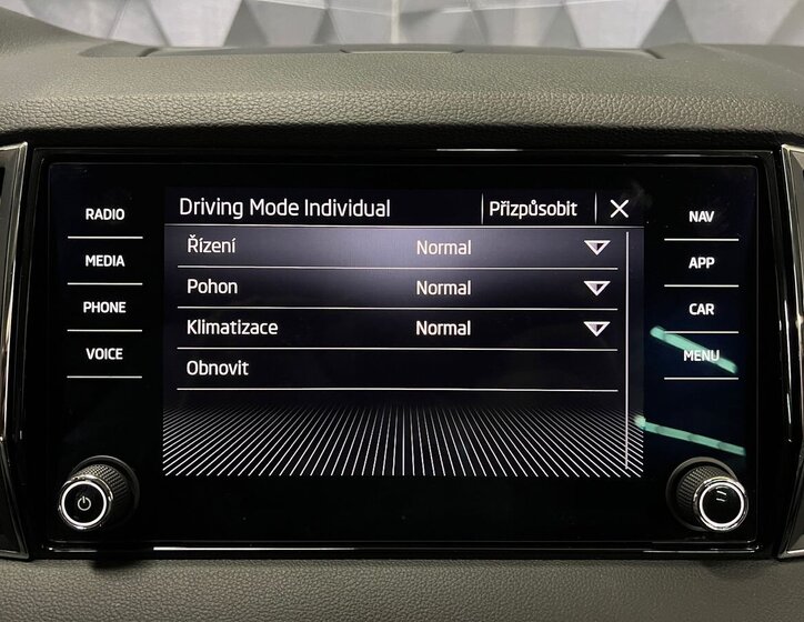 Škoda Karoq SUV / Terénní 1,5 l 110 kw