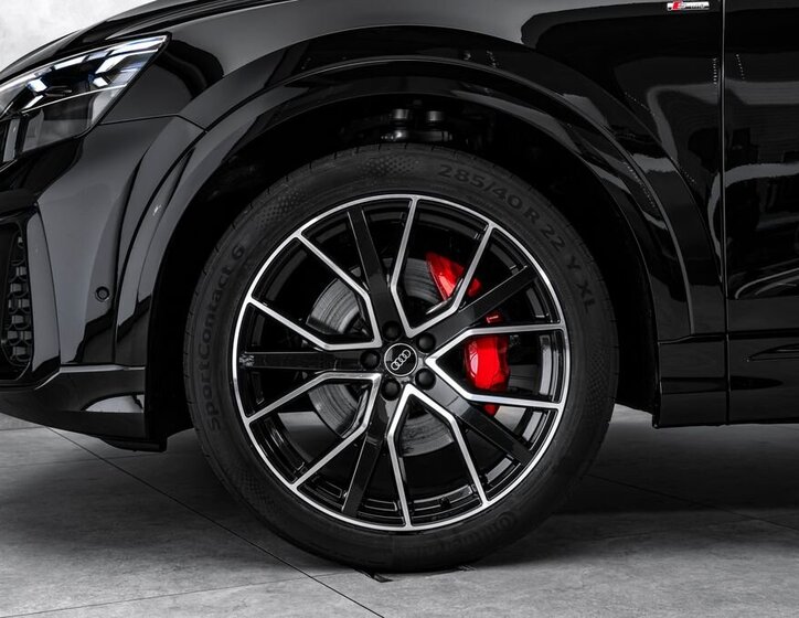 Audi Q8 SUV / Terénní 3,0 l 210 kw