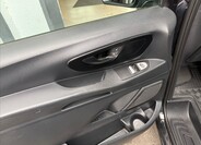 Mercedes-Benz Vito 19