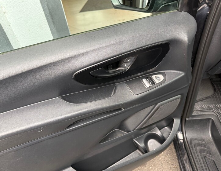 Mercedes-Benz Vito 19