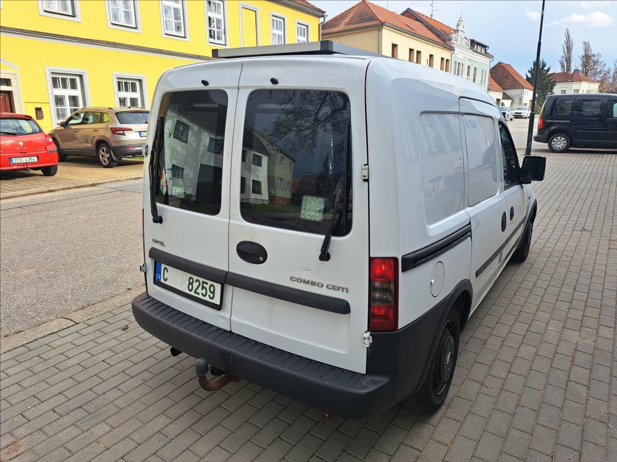 Opel Combo Skříň 1,2 l 55 kw