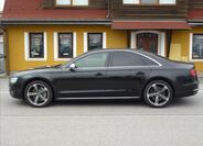 Audi A8 8
