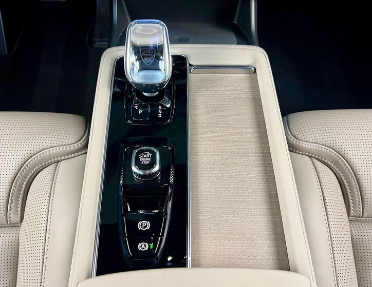 Volvo XC90 SUV / Terénní 2,0 l 335 kw