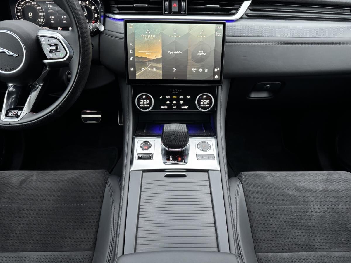Jaguar F-Pace SUV 5,0 l 405 kw