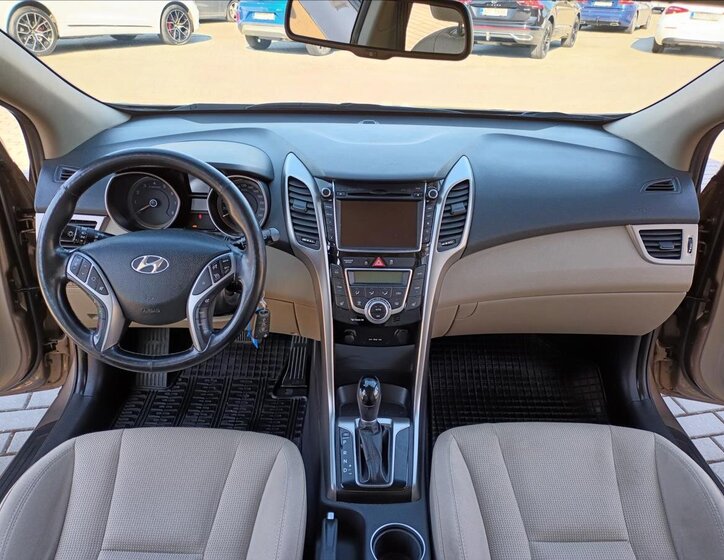 Hyundai i30 Kombi 1,6 l 99 kw