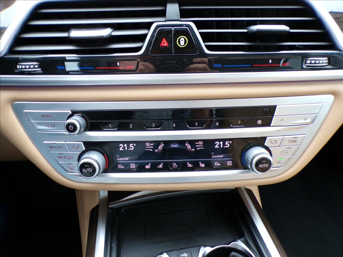 BMW Řada 7 Sedan / Limuzína 3,0 l 195 kw