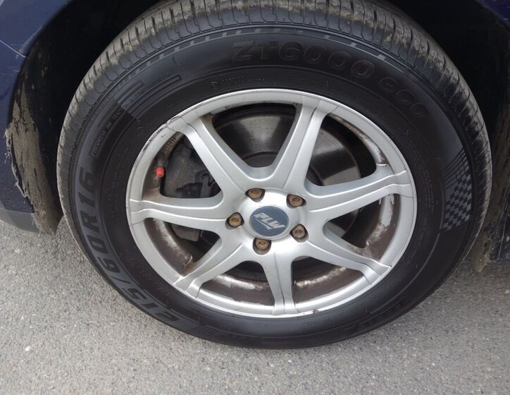 Ford Galaxy MPV 2,0 l 103 kw