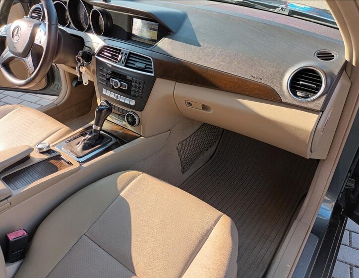 Mercedes-Benz Třídy C Kombi 2,1 l 100 kw