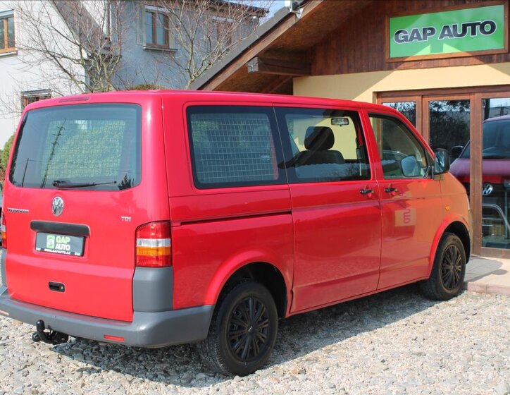 Volkswagen Transporter Kombi 2,5 l 96 kw