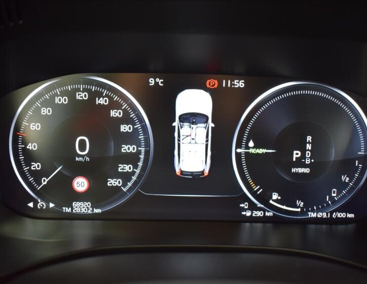 Volvo XC60 SUV / Terénní 2,0 l 223 kw