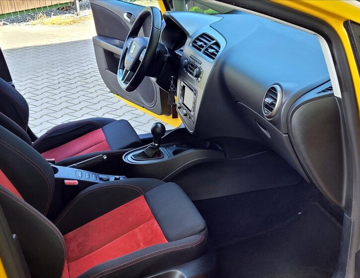 Seat Leon Hatchback 2,0 l 185 kw