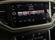 Volkswagen T-Roc SUV / Terénní 2,0 l 140 kw