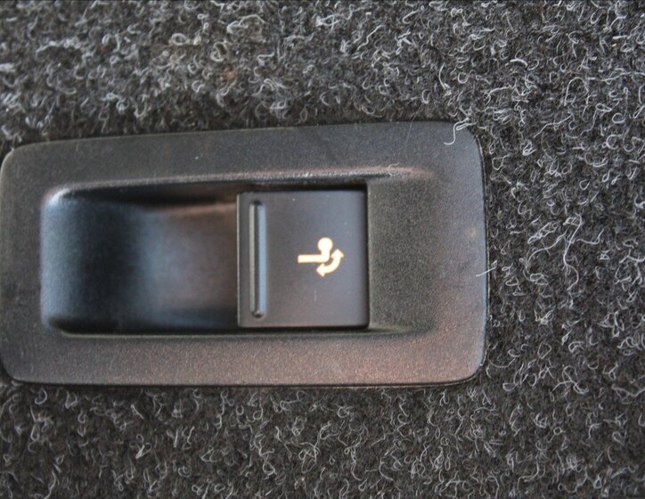 Volkswagen Passat Kombi 1,6 l 77 kw