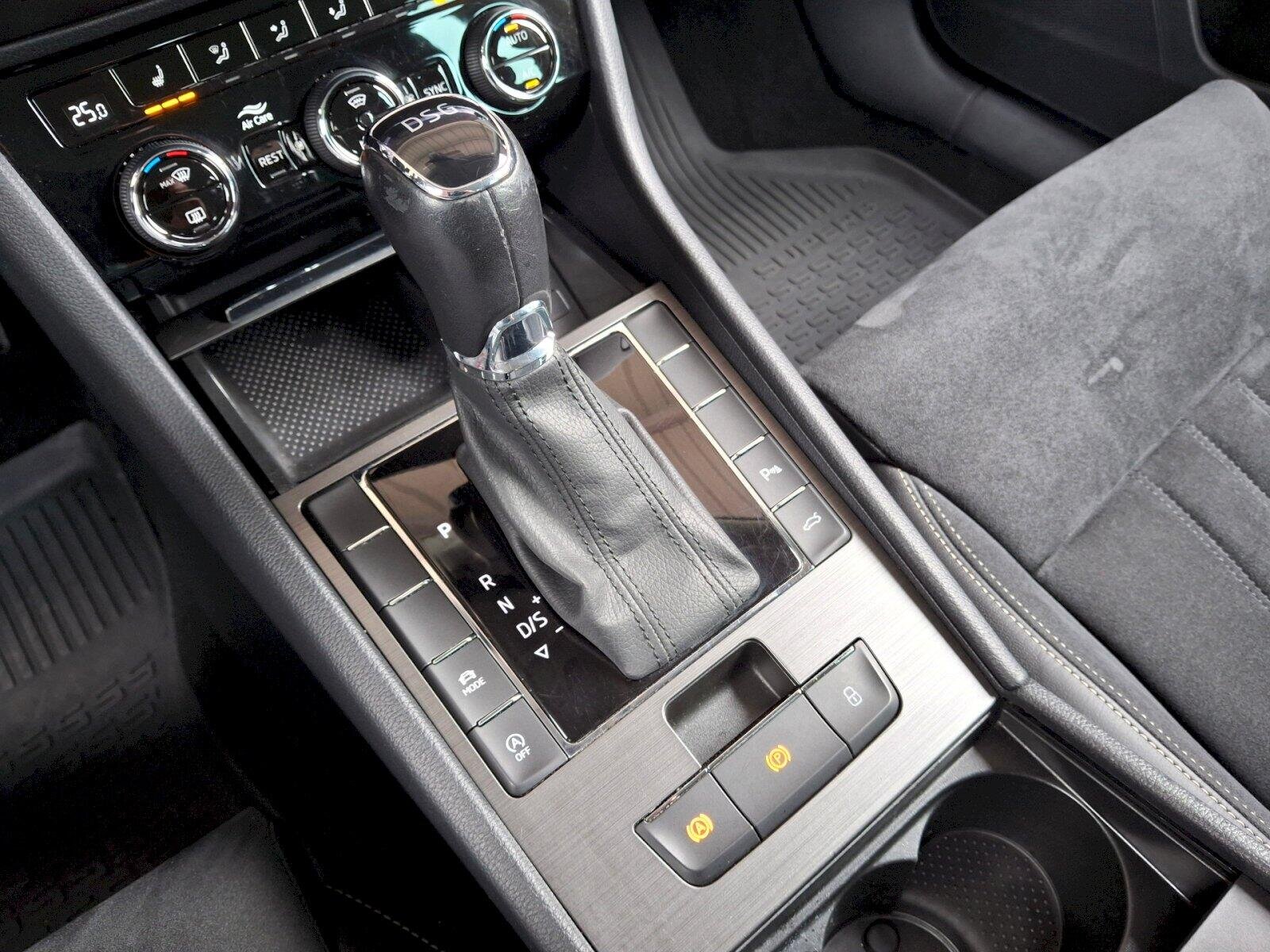 Škoda Superb Sedan / Limuzína 2,0 l 110 kw