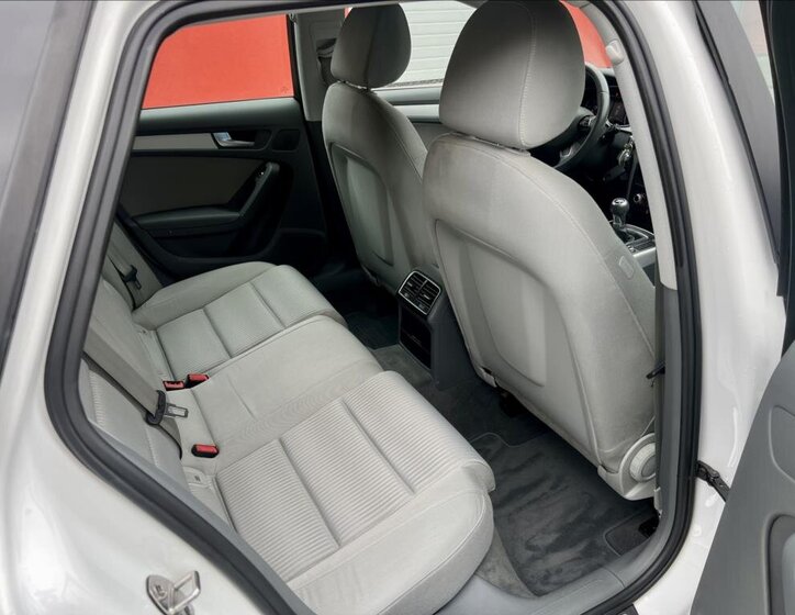 Audi A4 Kombi 2,0 l 100 kw