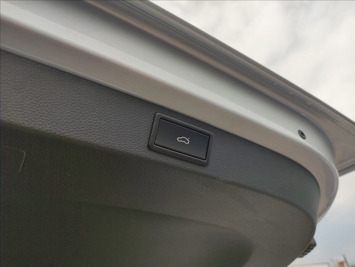 Škoda Karoq SUV / Terénní 1,5 l 110 kw