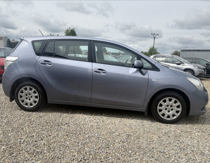 Toyota Verso Kombi 2,0 l 93 kw