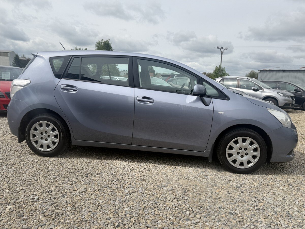 Toyota Verso Kombi 2,0 l 93 kw