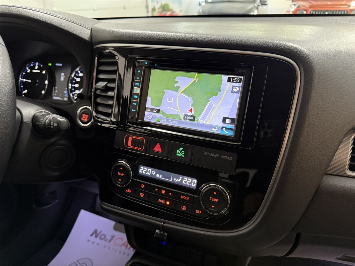 Mitsubishi Outlander SUV / Terénní 2,3 l 110 kw