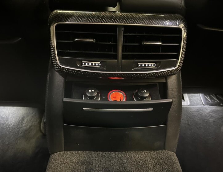 Audi S8 Sedan / Limuzína 4,0 l 445 kw