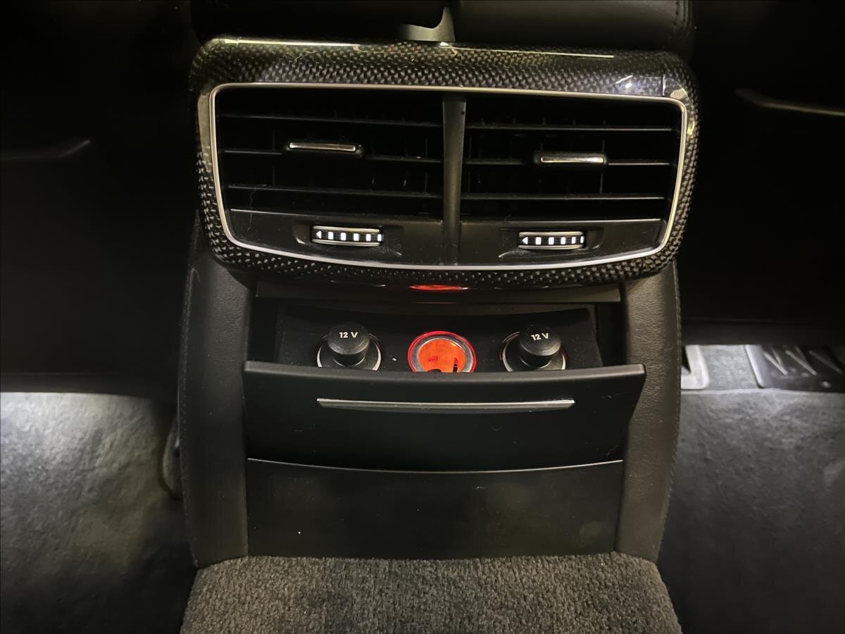 Audi S8 Sedan / Limuzína 4,0 l 445 kw