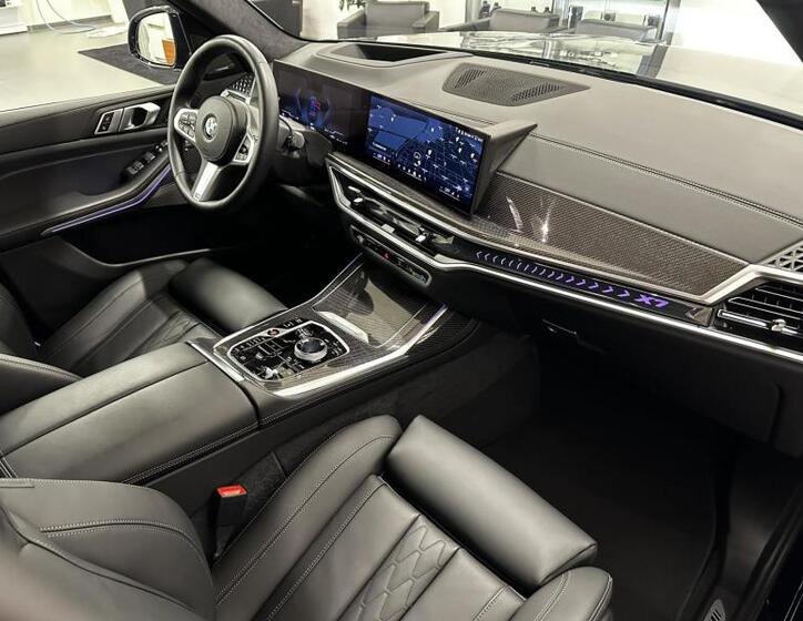 BMW X7 8