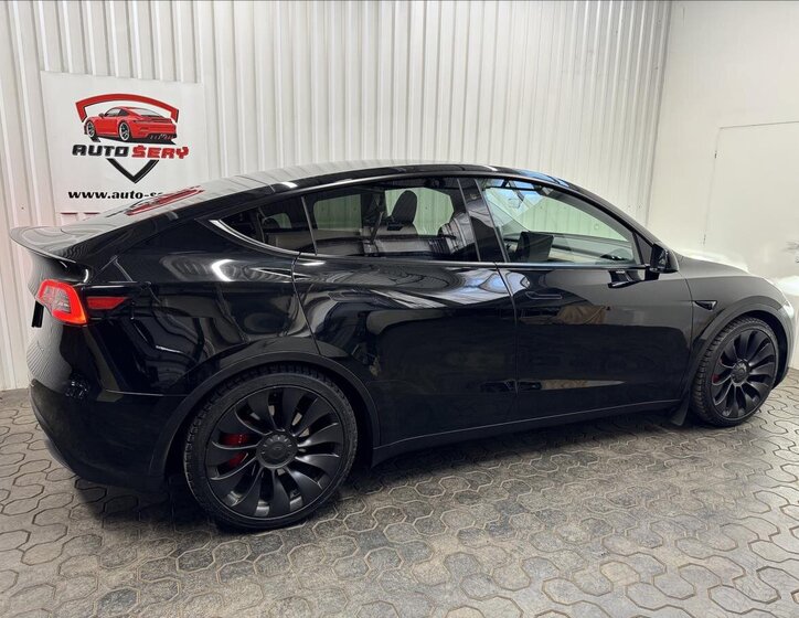 Tesla Model Y SUV 0,0 393 kw