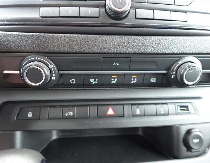 Opel Vivaro Ostatní 1,5 l 75 kw