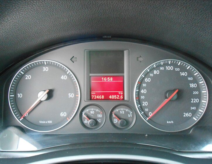 Volkswagen Jetta Sedan 2,0 l 103 kw