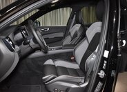 Volvo XC60 SUV / Terénní 2,0 l 335 kw